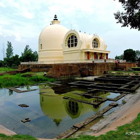 Kamla Guest House Kushinagar エクステリア 写真