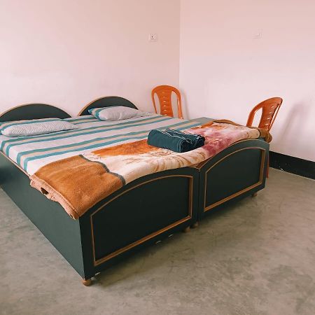 Kamla Guest House Kushinagar エクステリア 写真