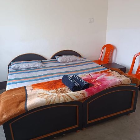 Kamla Guest House Kushinagar エクステリア 写真