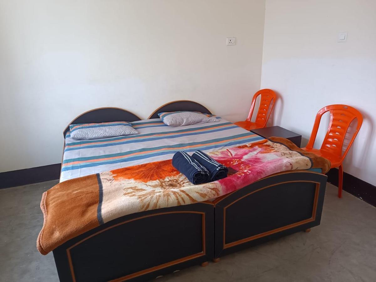 Kamla Guest House Kushinagar エクステリア 写真