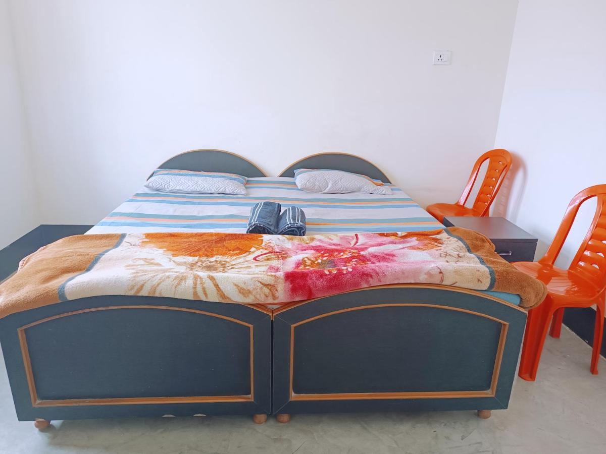 Kamla Guest House Kushinagar エクステリア 写真